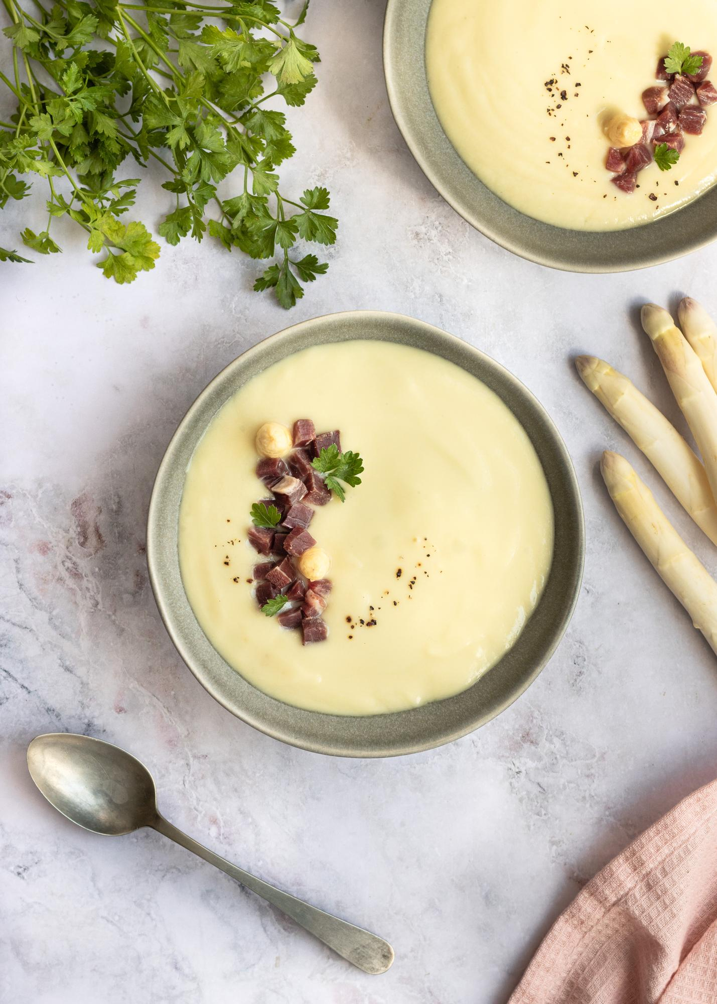 Creamy white bean and lemon soup